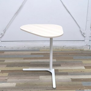 【中古・2021年製】 オカムラ ココモリ サイドテーブル ホワイト脚 木製の画像1