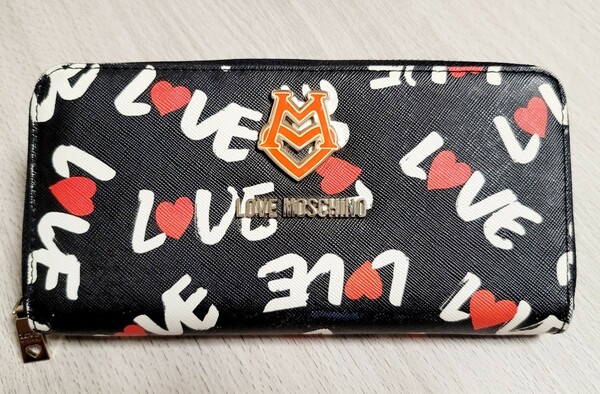 【LOVE MOSCHINO】ラブモスキーノ 長財布 ラウンドファスナー Love ハート