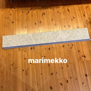 横に飾っても、縦に飾っても良し！マリメッコ　marimekko ファブリック　パネル　ヒルマ　　　約145㎝約20㎝厚み約3㎝　蝶