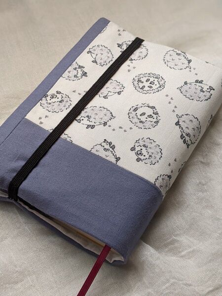 ブックカバー(ハンドメイド):文庫本サイズ(A6判)