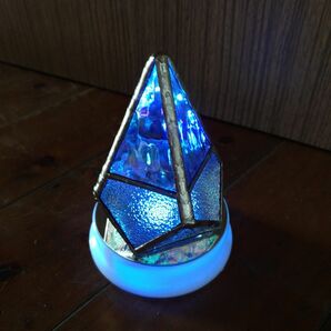 ステンドグラス　多角形のランプ　LED