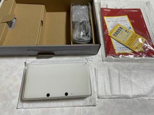  Nintendo 3DS white 