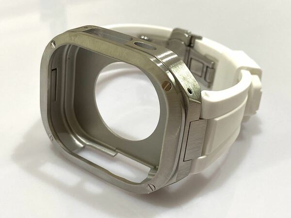 Apple Watchウルトラ　49mm ステンレス　カバー　ケース　ラバーベルト　バンド　アップルウォッチ　ウルトラ　カスタム　白銀