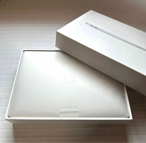 MacBook Air M1 8GB/256GB シルバー