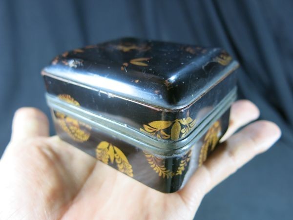 A 蓮弁蒔絵灯火器 江戸時代 漆器 塗りもの 珍品 化粧道具 -