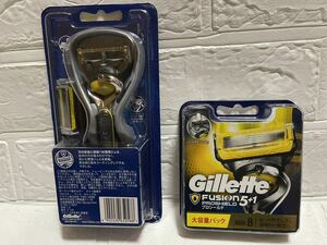 Gillette ジレット プロシールド マニュアル　髭剃り 本体に刃1個装置＋替刃2個＋替刃 8個　カミソリ極薄5枚刃　男性☆