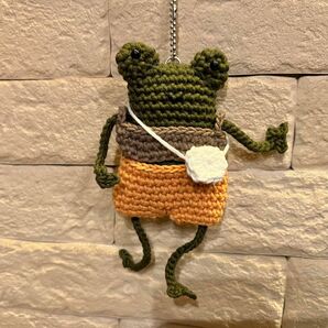 カエルの編みぐるみチャーム