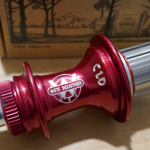 ホワイトインダストリーズ CLD ハブ リア レッド 12×142㎜ White Industries