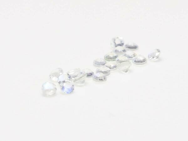 キレイ ブルームーンストーン 2mmラウンドのロット 20ケで0.64ct