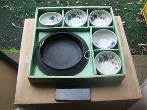  unused goods .... iron saucepan? small plate 5 pieces set 