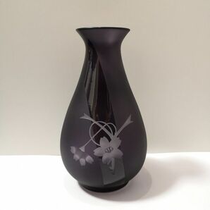 切子の花瓶　紫色　花模様　美品