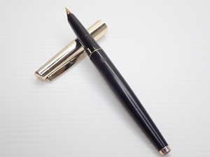 V304　Sailor　セーラー　万年筆　ブラック×ゴールドカラー　ジャンク　ヴィンテージ　ペン　文房具　Vintage　Pen