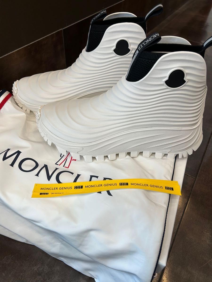 予約販売 MONCLER モンクレール スニーカー ブーツ 黒