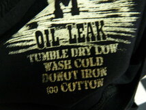 ★OIL LEAK モーターサイクル 新品Tシャツ サイズM 黒 Z0801　身幅約49cm　後センターライン少し変色あり　写真参照_画像3