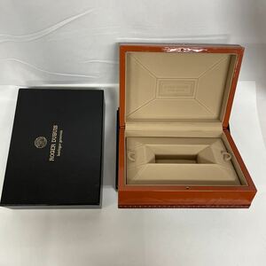 ROGER DUBUIS ロジェデュブイ 化粧箱　付属品 空箱 時計用 収納箱 BOX ケース　木箱　ウッド製