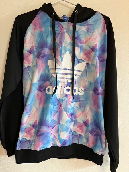 レア　adidas パーカー