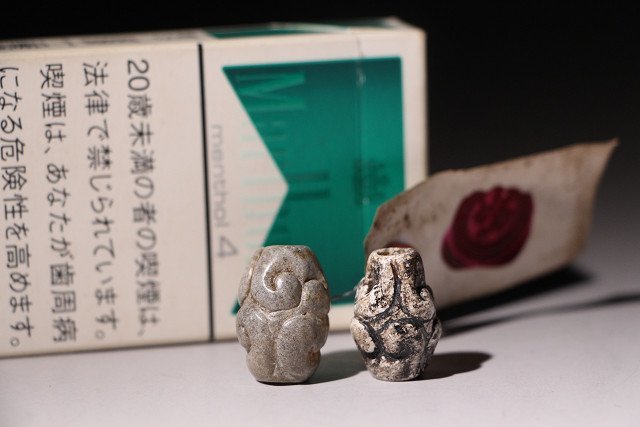 博物館展示品来歴有 前漢時代の楚王墓から出土和田玉管珠一組寸法約