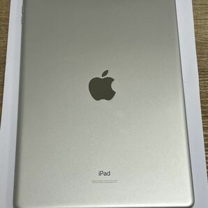 【美品】iPad第8世代 MYMM2J/A 128GB シルバーの画像1