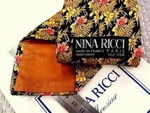 ♪31055C♪良品【バナナ パイナップル 花 葉っぱ 植物 柄】ニナリッチ【NINA RICCI】ネクタイ_画像2