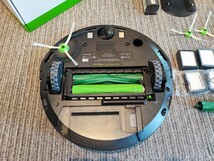 送料無料　iRobot　Roomba　アイロボット ルンバ i7 ロボット掃除機　美品　互換予備パーツ付き_画像3