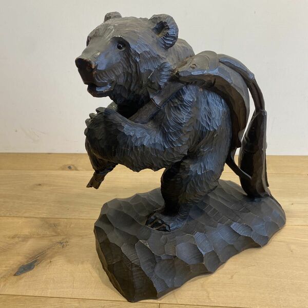 木彫りの熊　