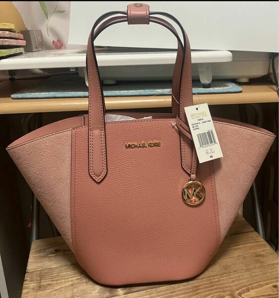 正規品　MICHAEL KORS マイケルコース　PORTIA 牛革　レザー　ピンク　トート　バッグ　未使用　タグつき　新品　