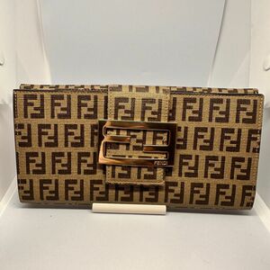 【美品】FENDI【フェンディ】ズッキーノ長財布