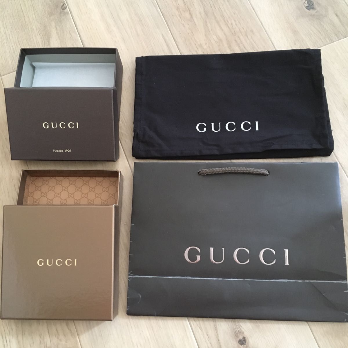 箱 保存袋 直営店ショップカード付き グッチ GUCCI キーホルダー 