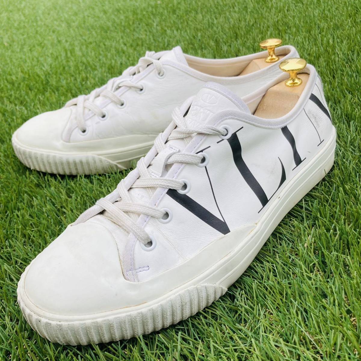 ヤフオク! -「valentino スニーカー」の落札相場・落札価格