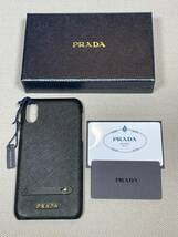 新品 未使用 PRADA iPhone X XS スマホ ケース iPhoneケース プラダ ロゴ 41 サフィアーノ 黒 ブラック 本革_画像1