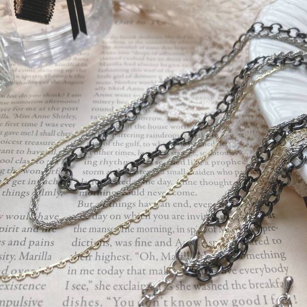 ロングチェーンネックレス 3連 トリプルチェーン ゴールド シルバー ブラック メタル 細目☆vintage jewelry accessories A119