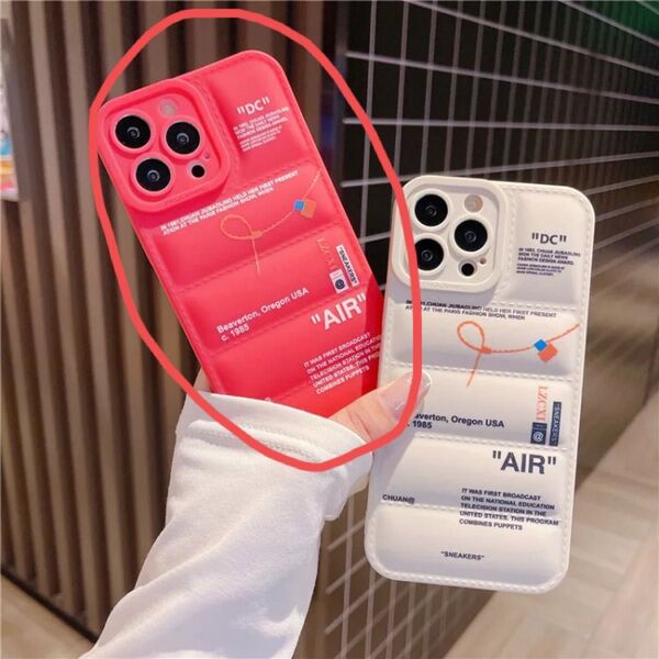【新品未使用】スマホケース iPhone14 デラックスエアスニーカー(ピンク)iPhoneケース ダウンジャケット