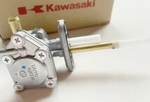 【送料無料】 カワサキ　純正　新品 ゼファー400 ゼファーχ フューエルコック タンク　燃料コック　Kawasaki コック　ゼファー400χ_画像3