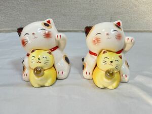 J248　風水で開運 陶器の置物　招き猫　貯金箱　２個　【新品】　日本製