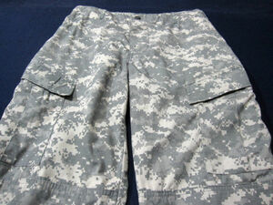 SALE/// 米軍実物 05年製 sizeM-S Trouser ACU デジタルカモ 迷彩 8ポケカーゴパンツ ★ 極上美品 / ミリタリー ARMY NAVY USAF