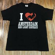 新品・即決・クリックポスト発送・アムステルダムで購入した’I LOVE AMSTERDAM RED LIGHT DISTRICT’の'飾り窓'モチーフのＴシャツ・黒・S_画像1