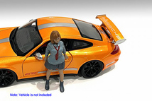 アメリカン ジオラマ 1/18 フィギア カーミート 1 女性 American Diorama 1/18 Figures Car Meet 1_画像3