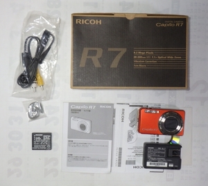 ★★ Ricoh Ricoh Digital Camera Caplio R7 Полный набор с оранжевой коробкой! 28-200 мм шириной Z00M 7,1 раза стабилизация изображения 1 см макрос ★★