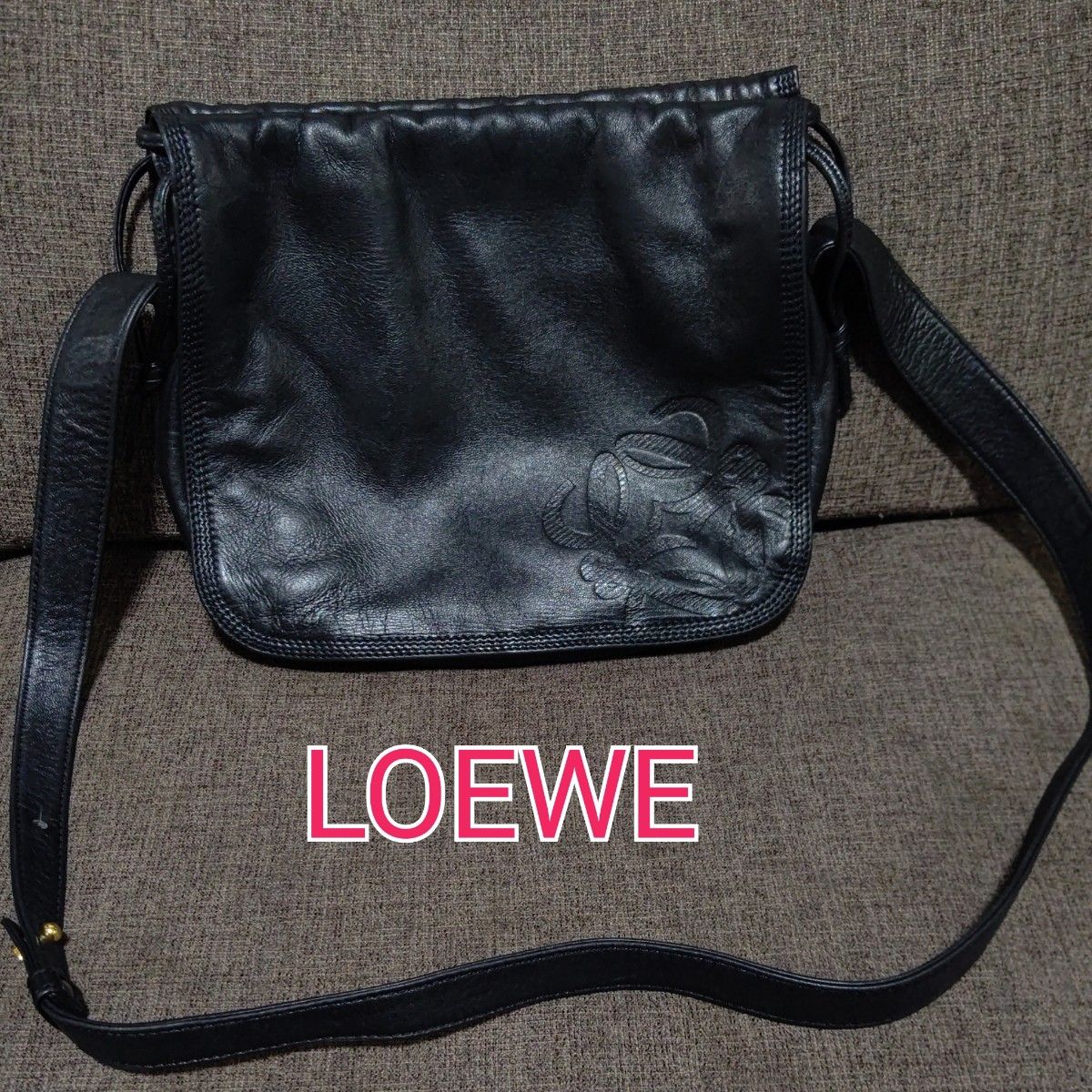 本物 LOEWE ロエベ アナグラム レザーショルダーバッグ 斜めがけ