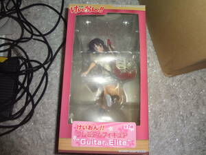  K-On!! premium figure prototype made inside .. raw K-ON Nakano Azusa electric guitar model 