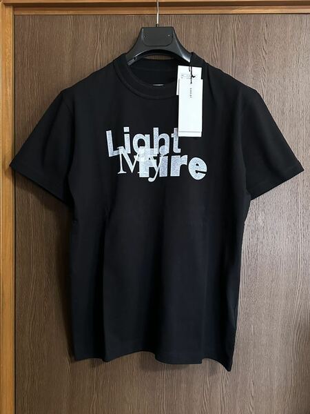 黒1新品 sacai サカイ メンズ Light My Fire ブランドロゴ Tシャツ 半袖 カットソー size 1 黒 S ブラック