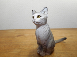 ドイツ　シュライヒ　Schleich　ネコ　座　動物　フィギュア　猫