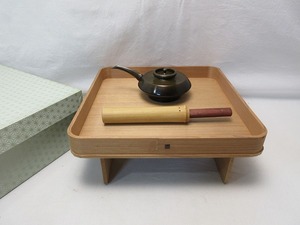 504443 【 美品 茶道具 七事式 花所望セット 花台 花水注 小刀 紙化粧箱 】 検) 花台道具一式 唐銅花水注 小刀 花寄せ 廻り花 ⅱ