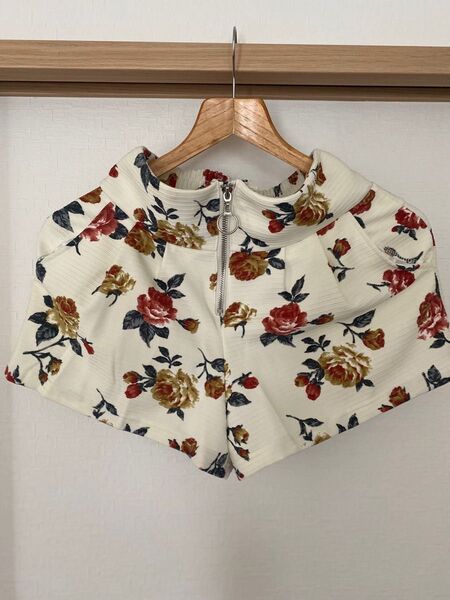 ショートパンツ 花柄 Mサイズ