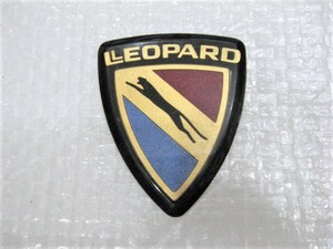 ★希少 レパード ステアリングエンブレム F30 LEOPARD NISSAN DATSUN 日産 ロゴ　エンブレム 1点 旧車 中古