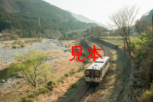 鉄道写真データ（JPEG）、00050560、わ89形-101（こうしんヘッドマーク）、わたらせ渓谷鐵道、小中〜神戸、2013.03.28、（7360×4912）