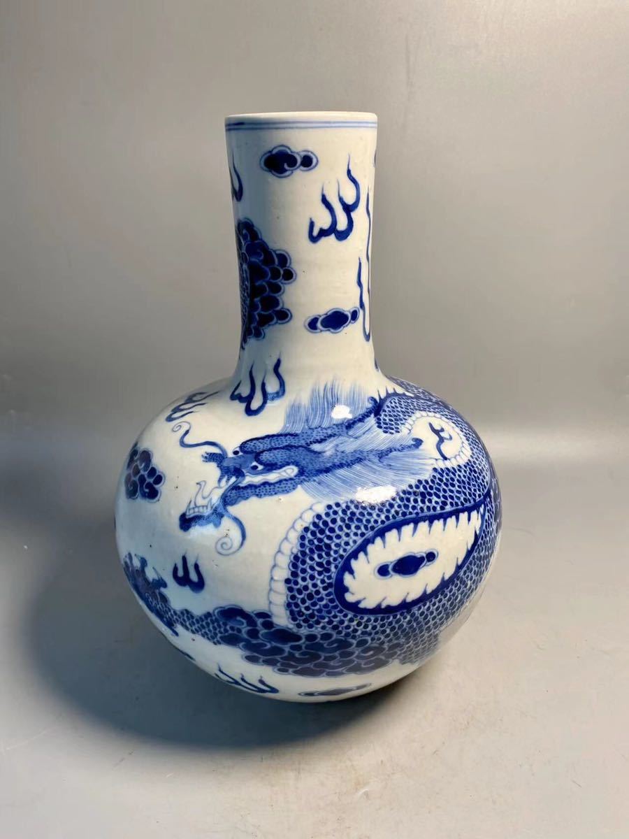 超人気の 大清乾隆年製在銘 景徳鎮 金彩色絵『唐草文』大型飾壺 時代物