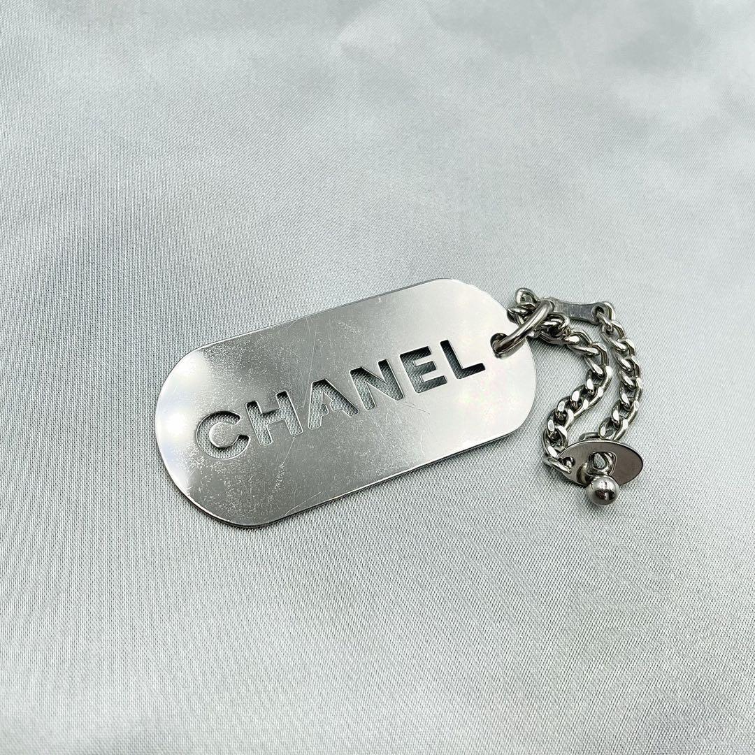 送料無料 シャネル CHANEL キーホルダー ロボット B17S キーリング