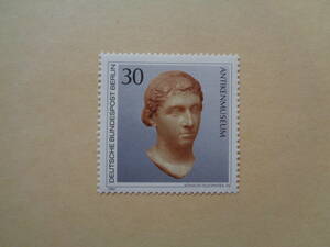 ドイツ（東ドイツ・ベルリン）切手　1984年　ベルリン美術館の美術品シリーズ　女王クレオパトラ 7 世 骨董品博物館　　30