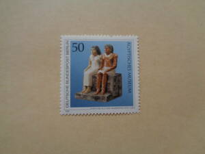 ドイツ（東ドイツ・ベルリン）切手　1984年　ベルリン美術館の美術品　ギザの墓地から来たカップル エジプト博物館　　50
